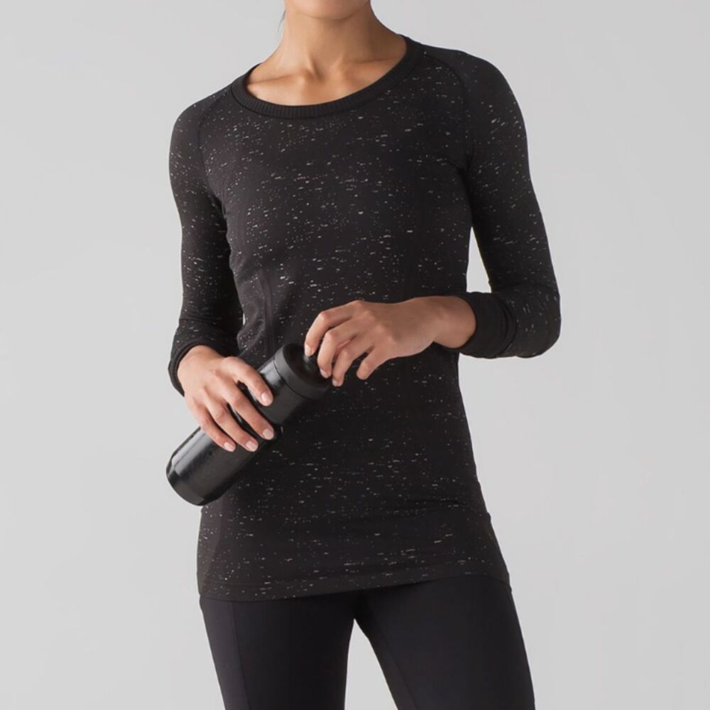 Lululemon Swiftly Tech Long Sleeve Crew Hip Length Black / White Size 4 Running